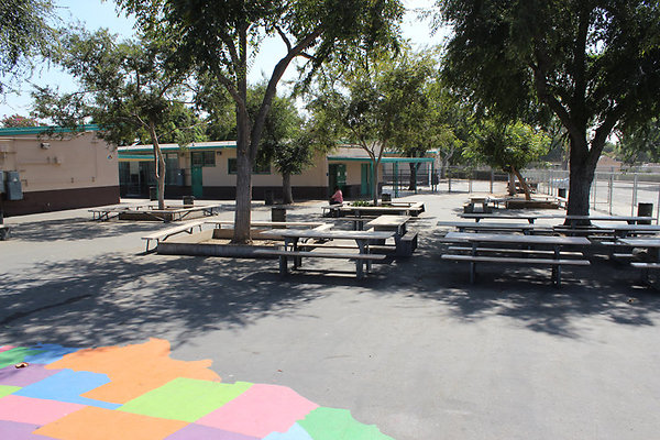 Cafeteria-Outdoor Eating Area-5