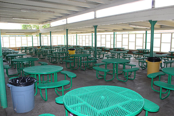 Cafeteria-Outdoor Eating Area-8