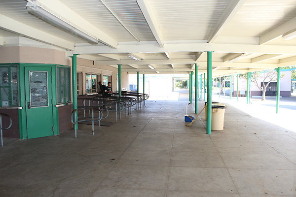 Cafeteria-Serving Areas-9
