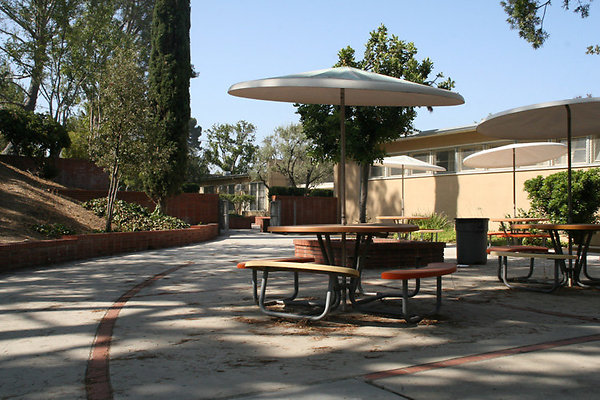 Cafeteria-Outdoor Eating Area-3 Cafeteria-Outdoor Eating Area-3