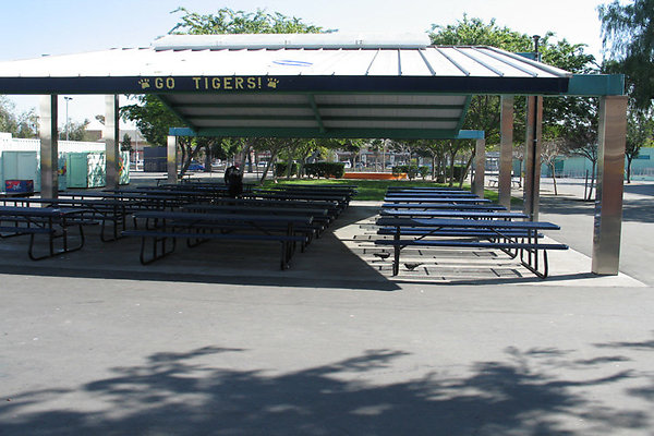 Cafeteria-Outdoor Eating Area-5