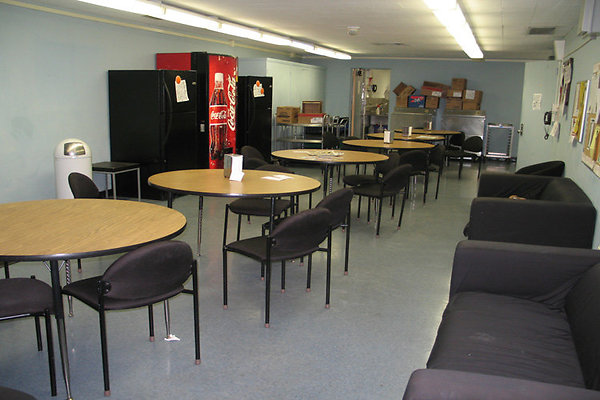 Cafeteria-Outdoor Eating Area-3