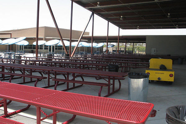 Cafeteria-Outdoor Eating Area-10