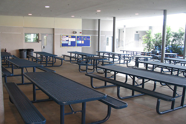Cafeteria-Outdoor Eating Area-4