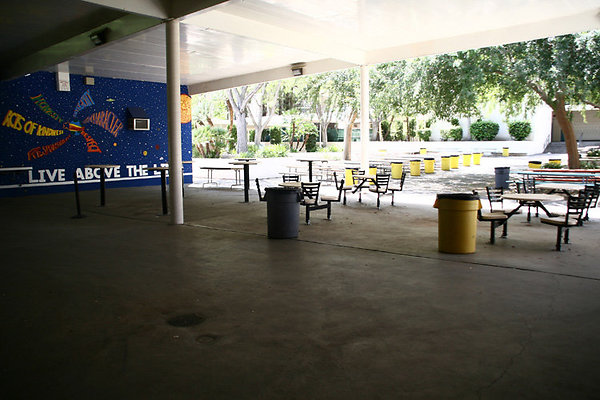 Cafeteria-Outdoor Eating Area-4 Cafeteria-Outdoor Eating Area-4