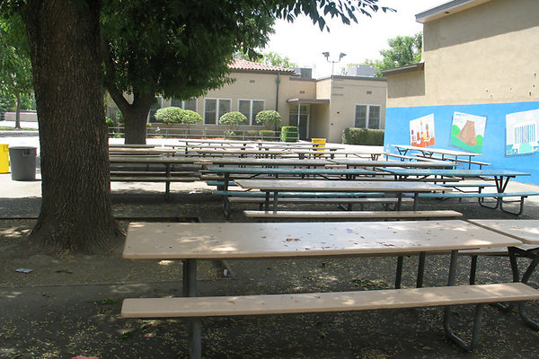 Cafeteria-Outdoor Eating Area-4 Cafeteria-Outdoor Eating Area-4